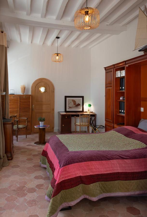 Le Clocher De La Duchesse Bed and Breakfast Bonnelles Εξωτερικό φωτογραφία